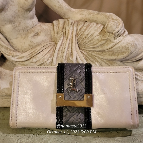 L.A.M.B. by Gwen Stefani Frosted Iridescent Clutch Wallet Luxury Designer #484 - Picture 1 of 16